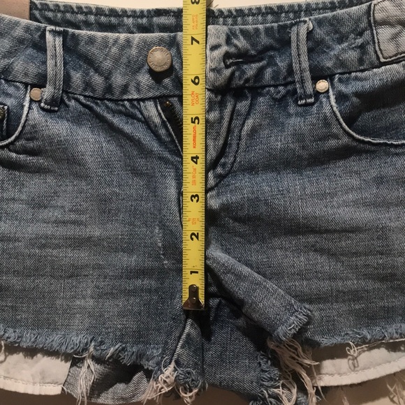 Vintage Insight High Waisted Skinny Shorts - Picture 7 of 8